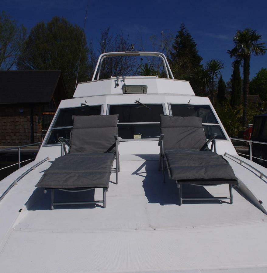 Eucala Motor Yacht Hotel East Molesey Kültér fotó